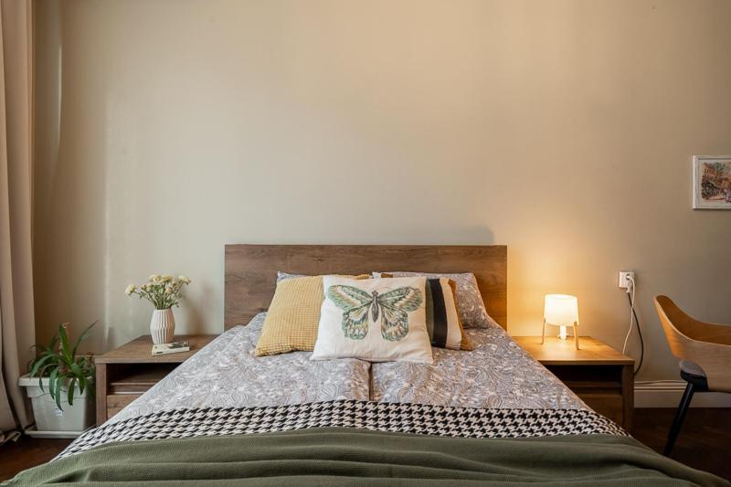 3 Bdr - Center Artistic - 115 M2 *