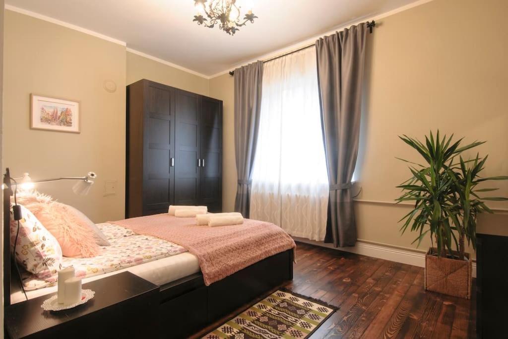 3 Bdr - Center Artistic - 115 M2 Apartemen Sofia
